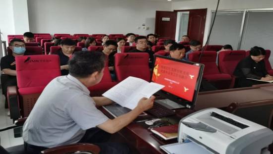 “精確定位，發(fā)揮引領，實現黨建和業(yè)務工作雙融合”主題黨課活動